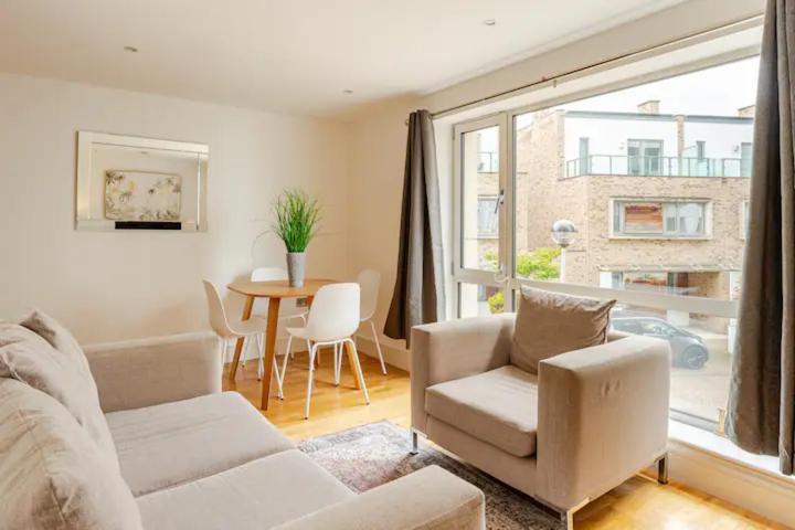 Brand New Flat In Central London With Car Park Exterior photo