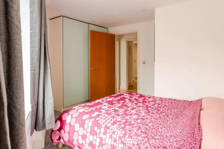 Brand New Flat In Central London With Car Park Exterior photo