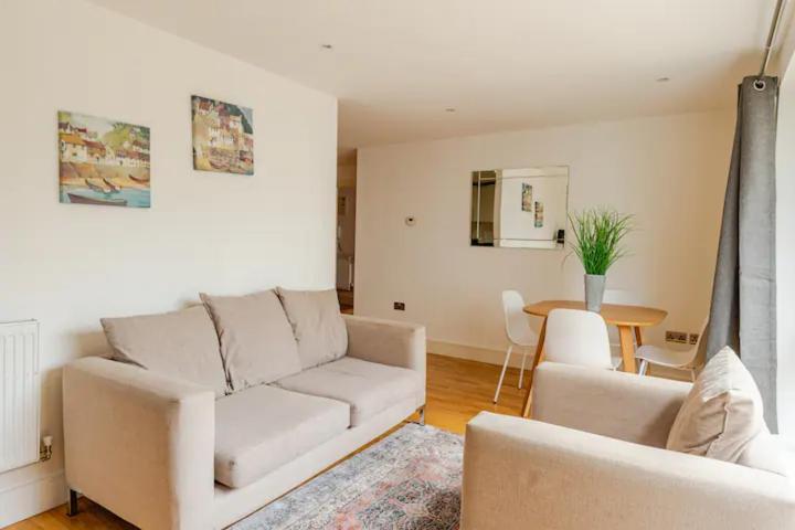 Brand New Flat In Central London With Car Park Exterior photo
