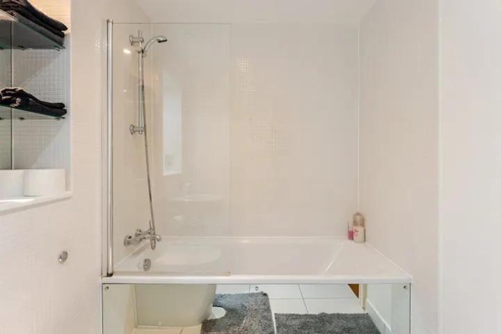 Brand New Flat In Central London With Car Park Exterior photo